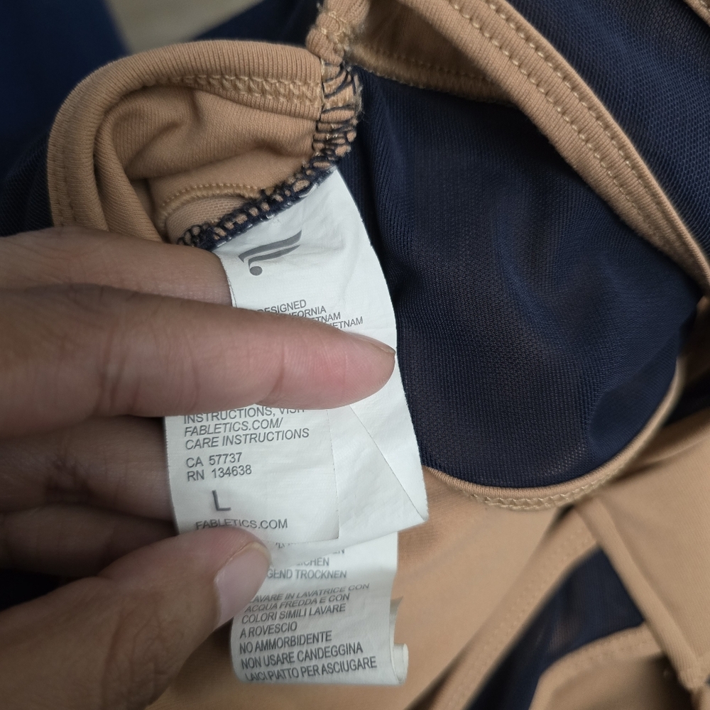 Fabletics bra size large - Picture 5 of 6